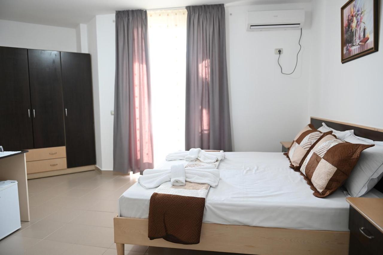 Vila Oxinn Kryemedhej Екстер'єр фото