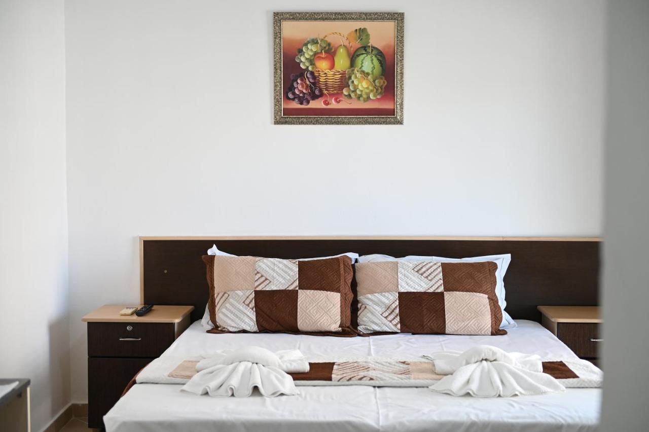 Vila Oxinn Kryemedhej Екстер'єр фото