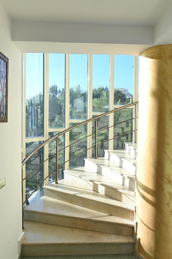 Vila Oxinn Kryemedhej Екстер'єр фото